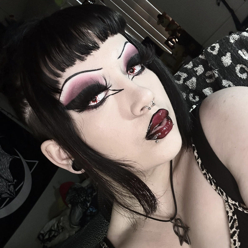 Blood stains Contact Lenses